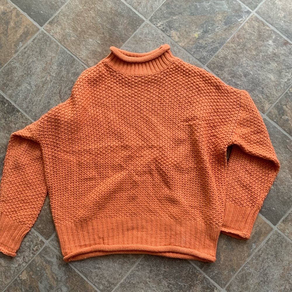 Pink lily women’s size small